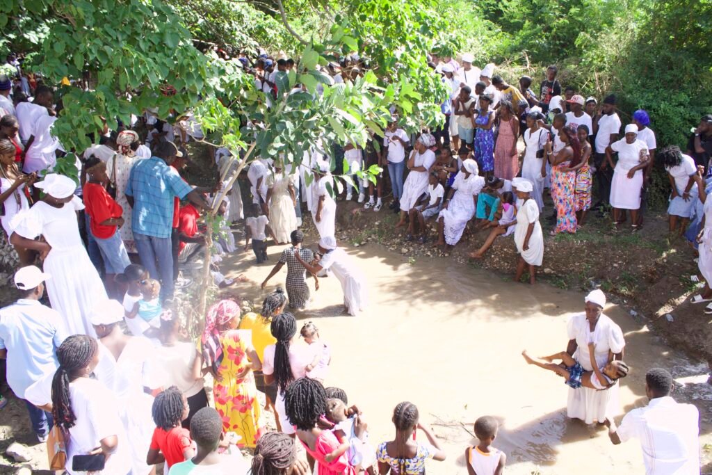 Le bassin de manbo Inan à Lakou Soukri